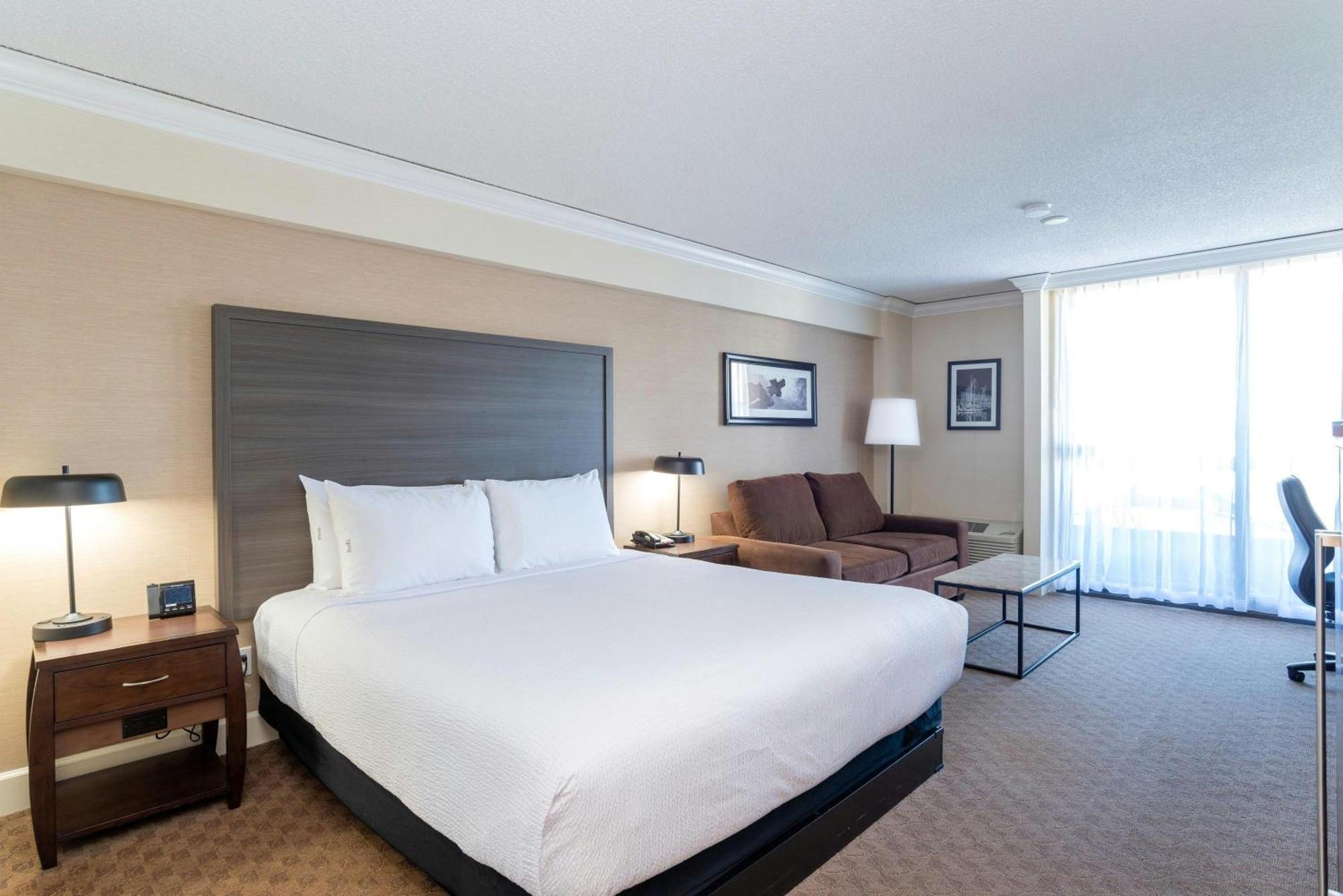 Standard Room 1 King Bed Sofa Bed Columbia Tower