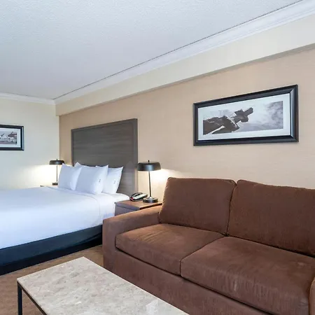Sandman Signature Vancouver Airport Hotel&Resort-3